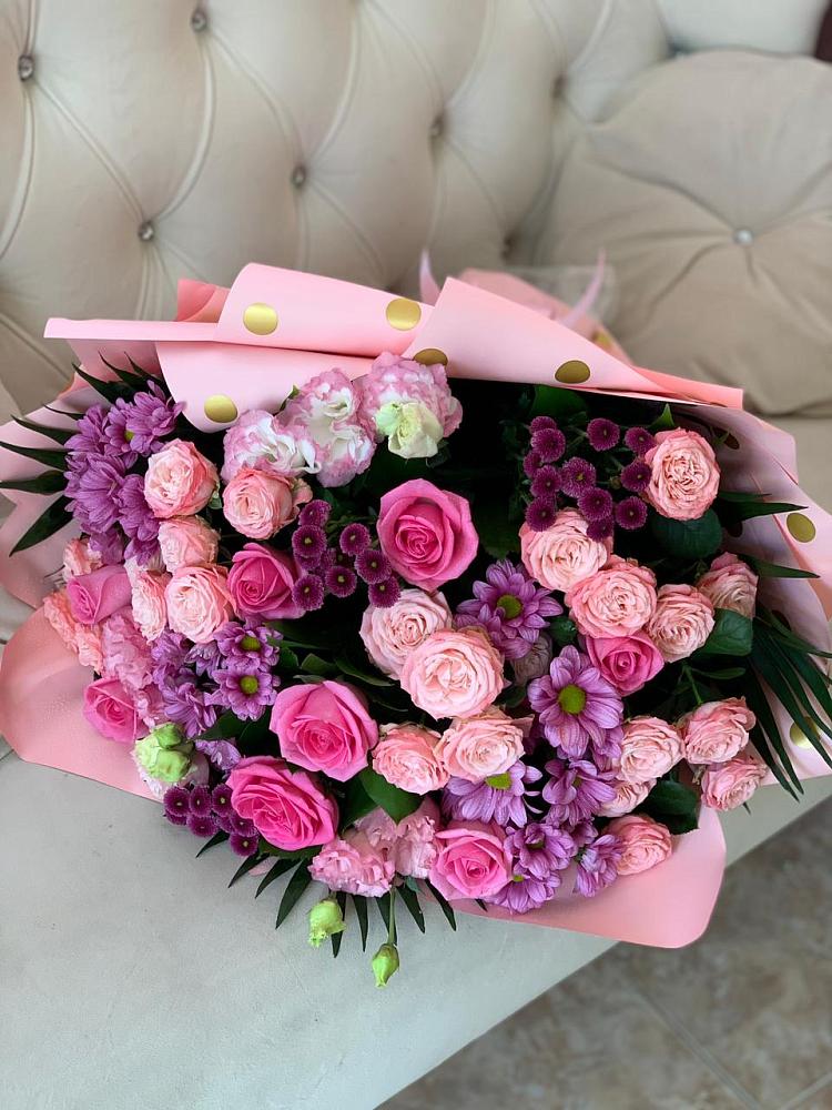 Букет цветов из: Хризантемы, Розы и Лизиантусы в Алексеевской Краснодарского края