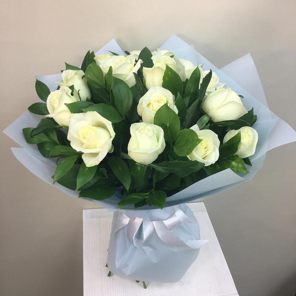 Букет 15 Белых роз Проуд в Алексеевской Краснодарского края