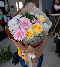 Букет цветов из:  Герберы, Розы и Хризантемы в Алексеевской Краснодарского края