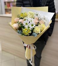 Букет цветов из:  Альстромерии, Розы и Хризантемы в Алексеевской Краснодарского края