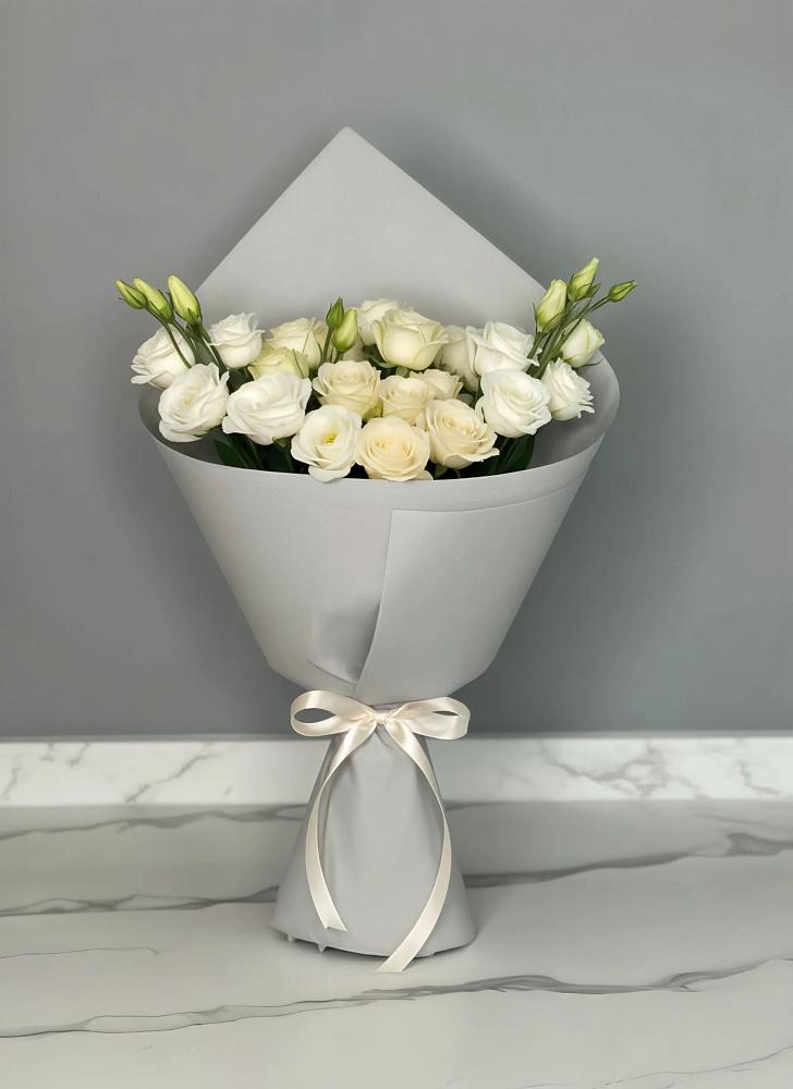 Букет цветов из: Розы и Лизиантусы в Алексеевской Краснодарского края