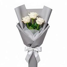 Букет 3 белые розы в Алексеевской Краснодарского края