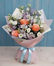 Букет цветов из:  Лизиантусы, Розы, Альстромерии и Гипсофила в Алексеевской Краснодарского края