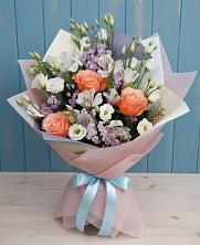 Букет цветов из:  Лизиантусы, Розы, Альстромерии и Гипсофила в Алексеевской Краснодарского края