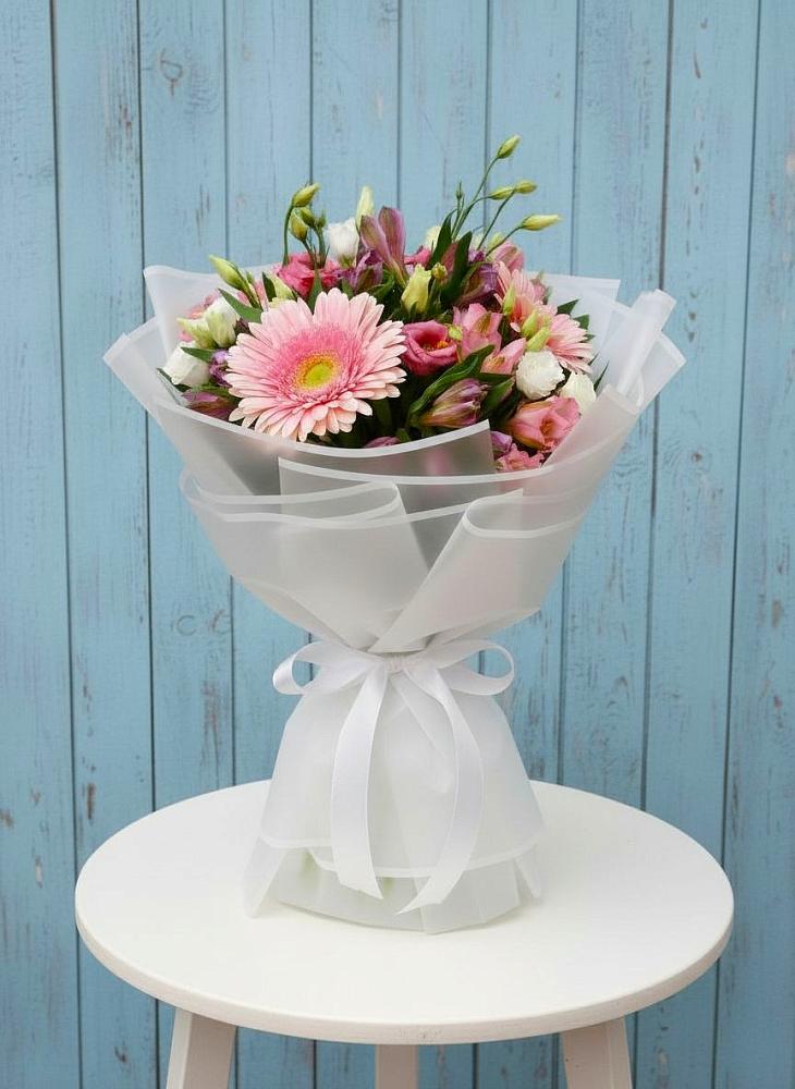 Букет цветов из: Герберы, Альстромерии и Лизиантусы в Алексеевской Краснодарского края