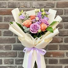 Букет цветов из:  Лизиантусы и Розы в Алексеевской Краснодарского края