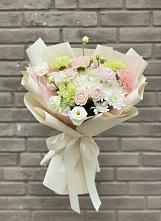 Букет цветов из:  Гвоздики, Розы, Лизиантусы и Хризантемы в Алексеевской Краснодарского края