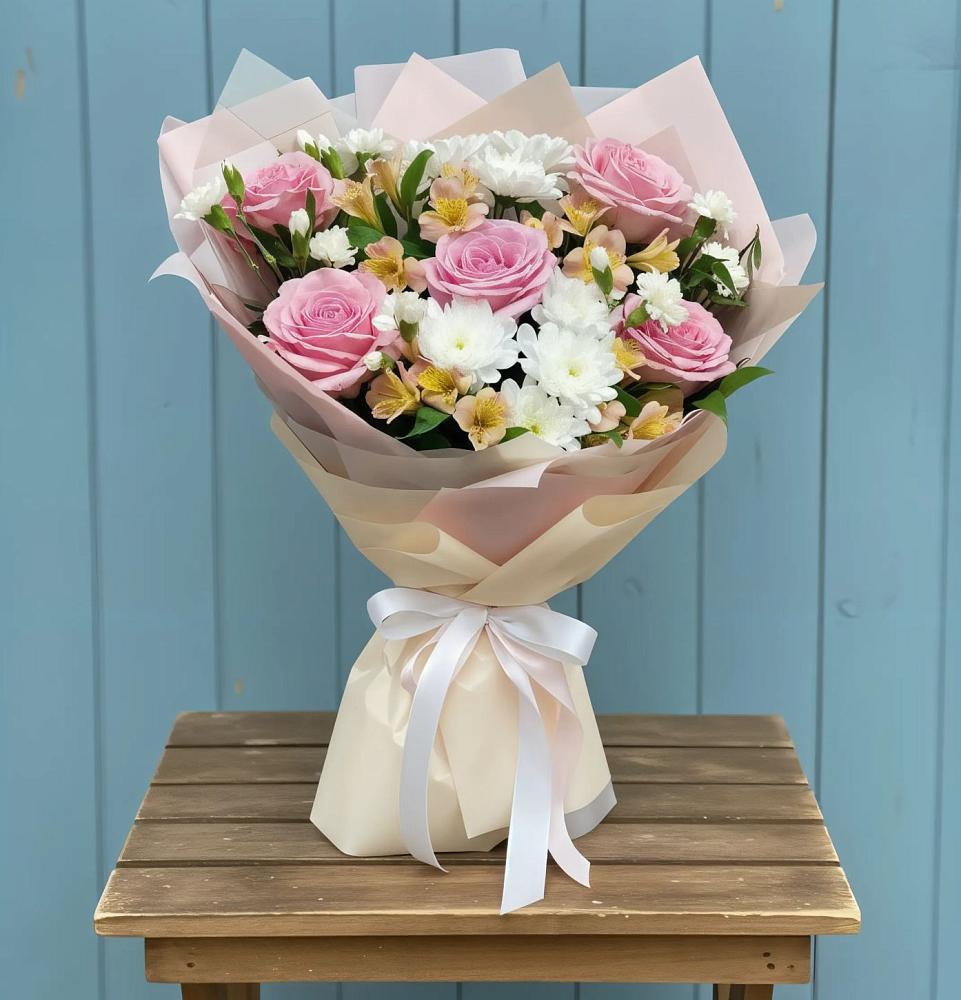 Букет цветов из: Гвоздики, Орхидеи и Розы в Алексеевской Краснодарского края