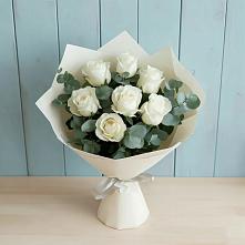 Букет Белые розы в Эвкалипте в Алексеевской Краснодарского края