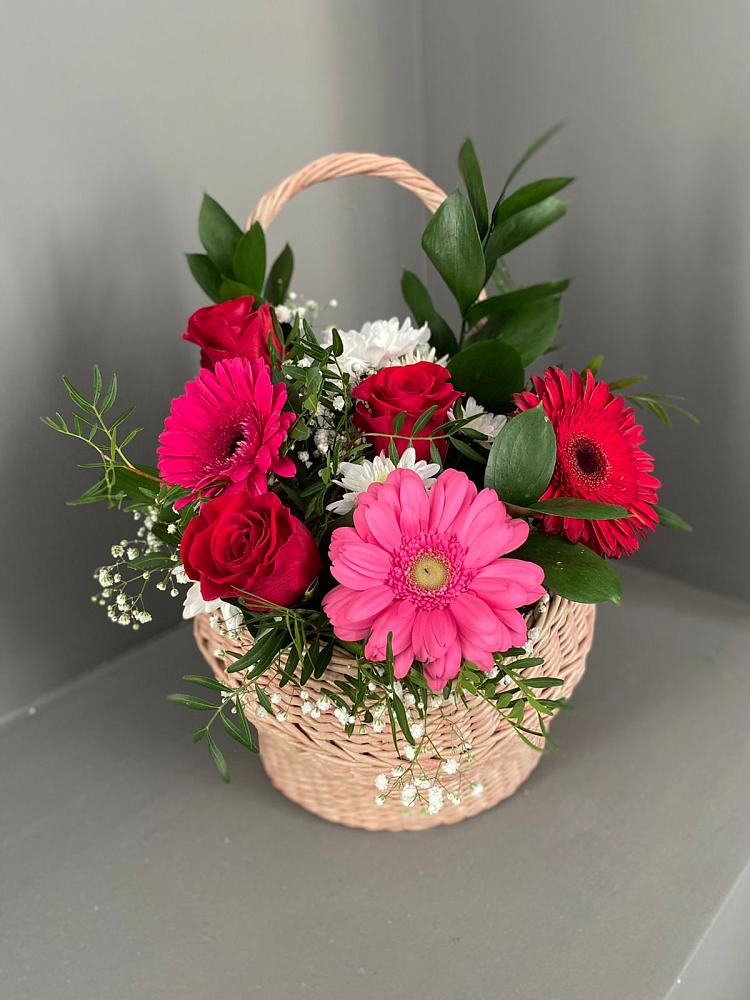 Цветочная композиция из Розы, Хризантемы и Герберы в корзине в Алексеевской Краснодарского края
