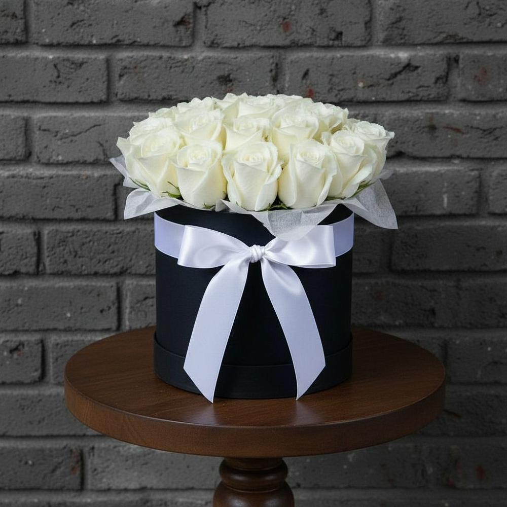 Цветочная композиция из Розы в шляпной коробке в Алексеевской Краснодарского края