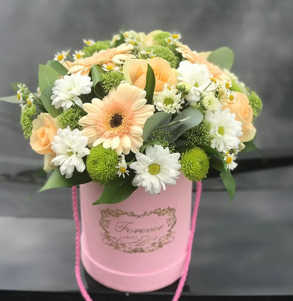 Цветочная композиция из Розы, Герберы и Хризантемы в шляпной коробке в Алексеевской Краснодарского края